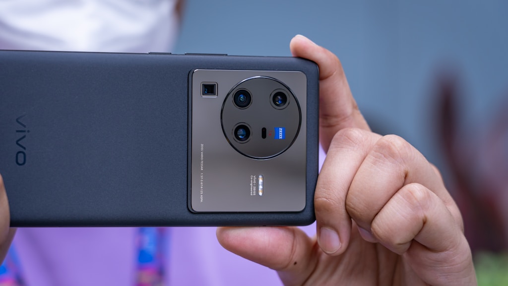 Jak wybrać smartfon idealnie dopasowany do budżetu i potrzeb? Smartfon